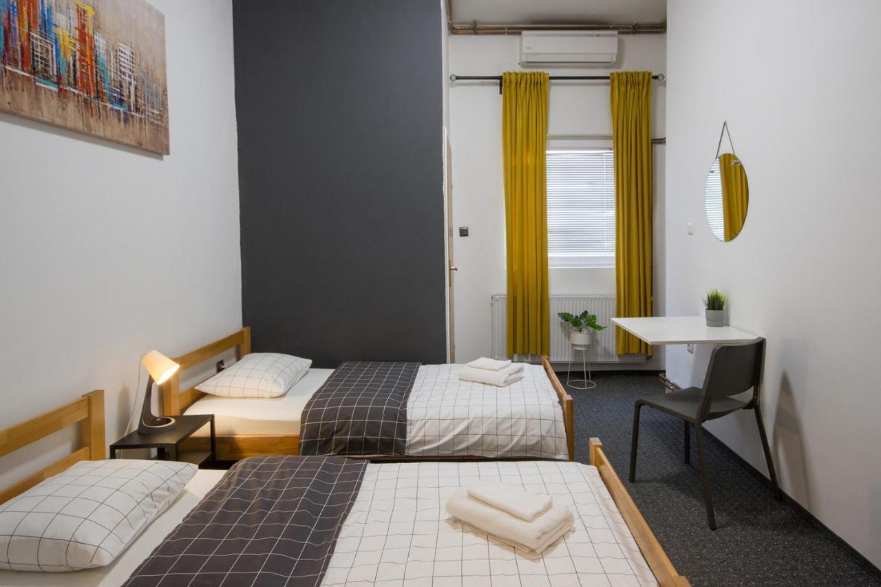Rooms 71 ซาเกร็บ ภายนอก รูปภาพ